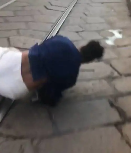 Incidente per Corona durante una diretta su Instagram