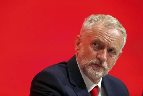 Laburisti lasciano il partito in polemica con Jeremy Corbyn