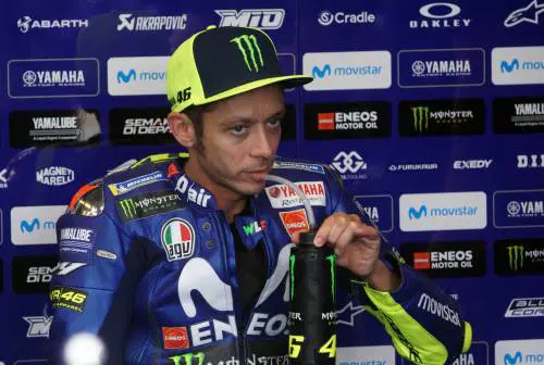 Lorenzo scatta dalla pole: Dovi parte quarto Valentino deve inseguire