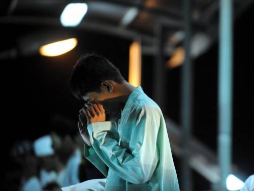 "Mette in dubbio Allah". Padre musulmano esilia il figlio