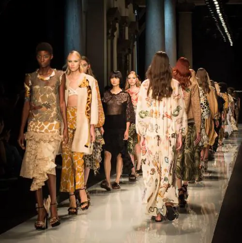 Giù le mani dalla moda italiana