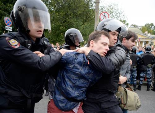 Protesta contro la riforma delle pensioni. Trecento arresti in Russia