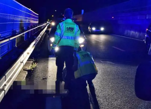 Corre impazzito contromano sull'Autofiori: 36enne travolto e ucciso da un suv