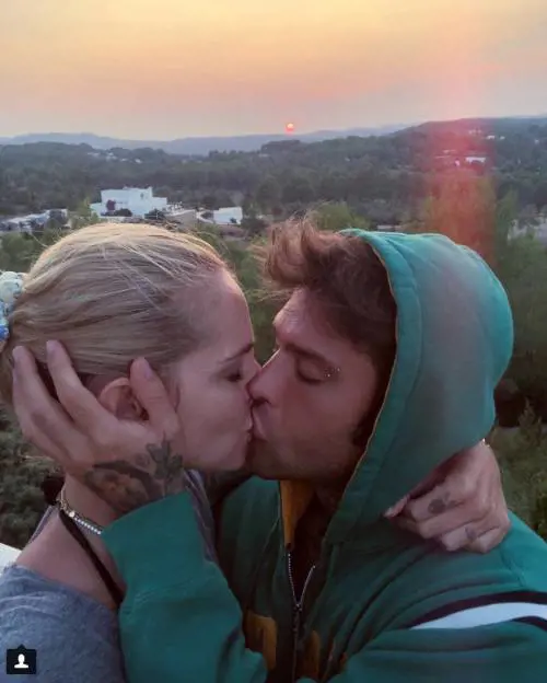 Lite tra Fedez e Rovazzi: Chiara Ferragni come Yoko Ono?