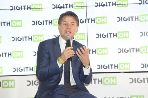 Conte non ha rinunciato alla cattedra di Roma. "Ho chiesto di rinviare l'esame di inglese"