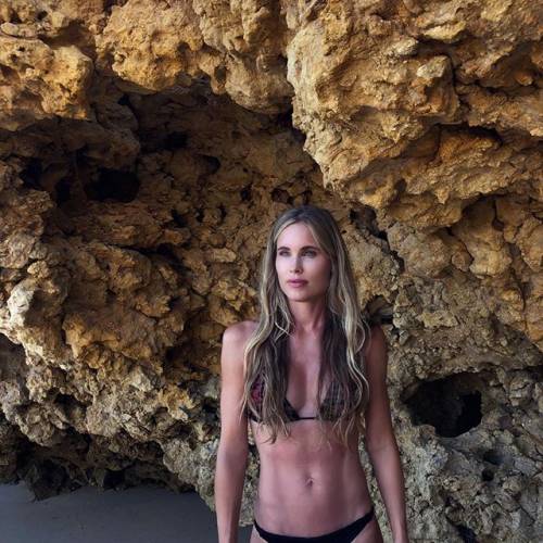 Helen Svedin incanta su Instagram: l'estate hot di lady Figo