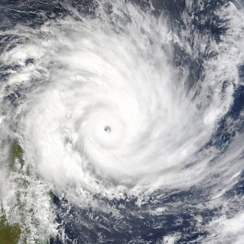 Uragano Florence sempre più potente, spaventa la East Coast