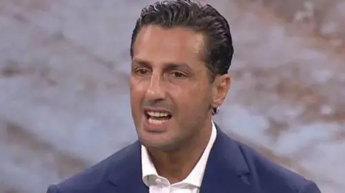 Corona attacca la Lucarelli: "Non ti vogliono in televisione..."