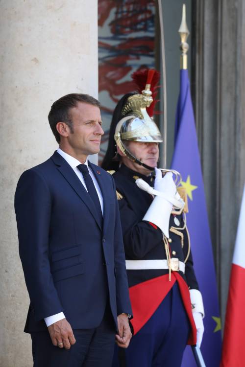 Europee, in Francia sarà di nuovo duello Le Pen - Macron