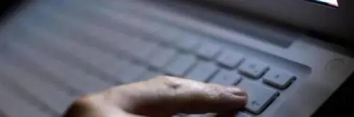 Brindisi, adescato su internet e derubato