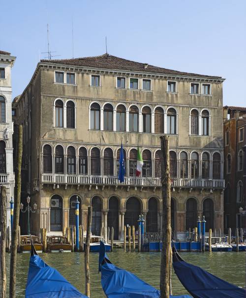 Venezia, stop a infradito e bermuda per i dipendenti pubblici