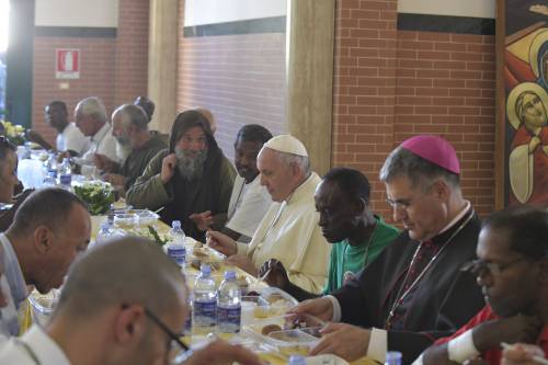 Palermo, al pranzo del Papa esclusi i migranti irregolari