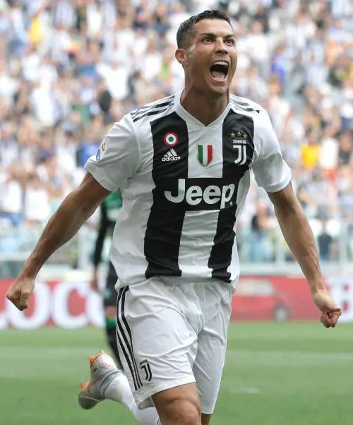 "CR7 in Portogallo per evitare l'arresto"