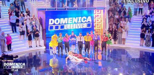 Barbara D'Urso e Cristiano Malgioglio cadono in diretta