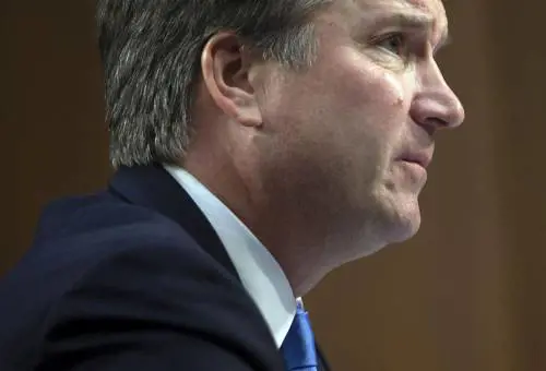 Ford accusa Kavanaugh: "Rideva mentre provava a violentarmi"
