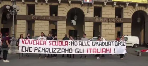 Torino, protesta mamme graduatoria voucher: “Italiani penalizzati”
