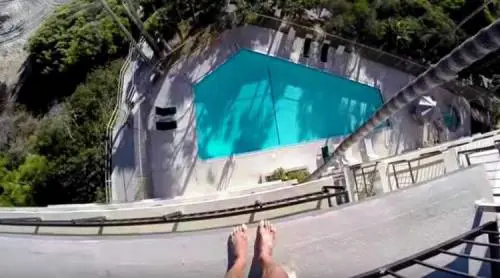 Rischiare la vita per un video. In Spagna è boom di balconing