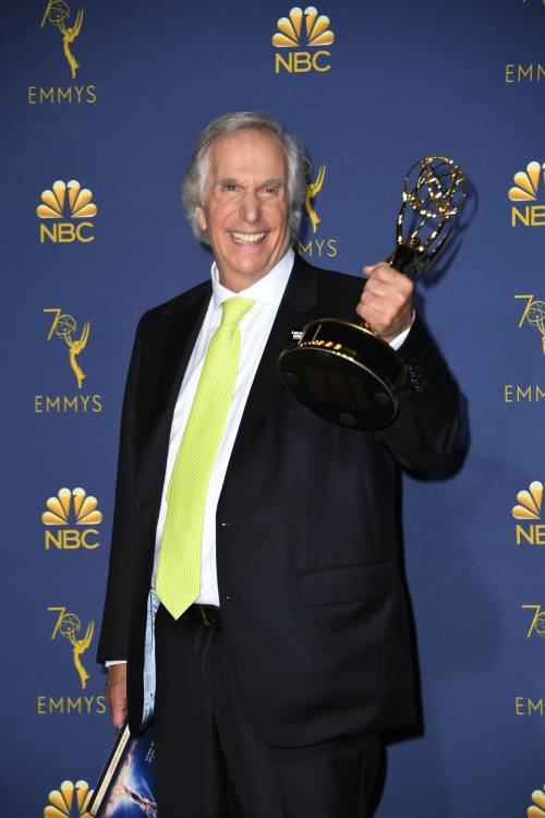 Un "eeeehi" per Fonzie, per la prima volta premiato Henry Winkler