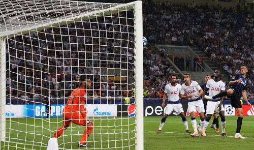 Inter pazza e vincente Vecino, ancora lui che testata alla crisi