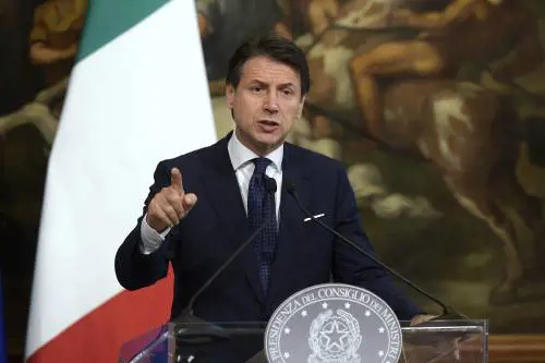 Conte: "La pace fiscale si farà, ma non è un condono. Ci sarà reddito di cittadinanza"