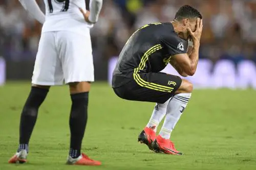 Champions League, incredibile a Valencia: espulso Cristiano Ronaldo
