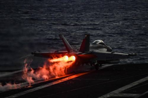 L'America gioca l'asso in Siria:  una portaerei nel Mediterraneo