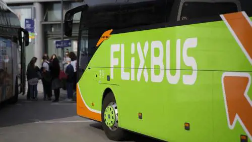 Milano, guineano irregolare  aggredisce autista bus e poliziotto