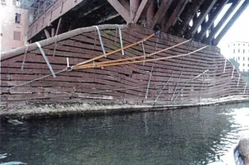 Bassano, il Ponte degli Alpini rischia di crollare