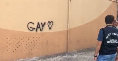 Palermo, sul murale di Falcone e Borsellino spunta la scritta "gay"