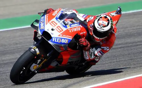 Motogp, Aragon: Lorenzo in pole davanti a Dovizioso e Marquez. Disastro Rossi