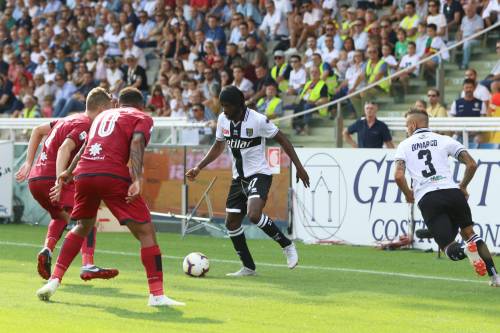 Il Parma batte 2-0 il Cagliari. Gol spettacolare di Gervinho