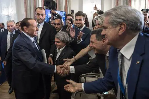 Il "credo laico" di Forza Italia: mobilitazione come nel 1994