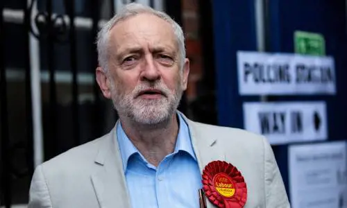 Accuse a Corbyn: "Ha taciuto sui finanziatori dei viaggi all'estero"
