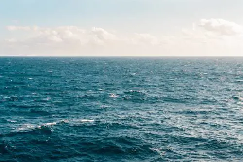 Corsica, incidente in mare tra due navi: sversato in mare olio e carburante