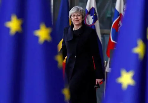 Brexit, la May ora trema: "Irlanda del Nord rimane nell'unione doganale"