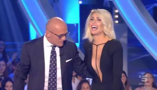 Gf Vip, la gaffe della Blasi: "Ivan rizza almeno l'orecchio"