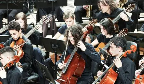  Bordighera: niente paga, orchestra interrompe spettacolo e lascia il palco