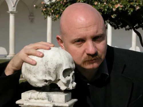 Che bello quando Scarpa ce le canta in rima