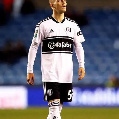 Inghilterra, esordio da record per Elliott in coppa di Lega: 15 anni e 174 giorni