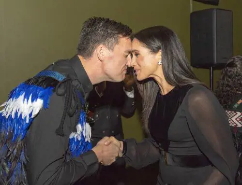 Meghan Markle e il bacio maori