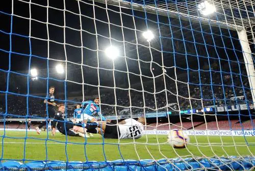 Questo Insigne non si ferma più. Milik lo imita ed è Napoli show