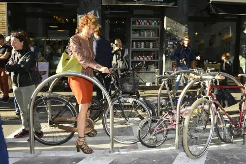 Più rastrelliere, meno tasse per i locali amici delle bici