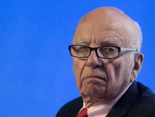 Anche Murdoch si arrende. Comcast si prende tutta Sky