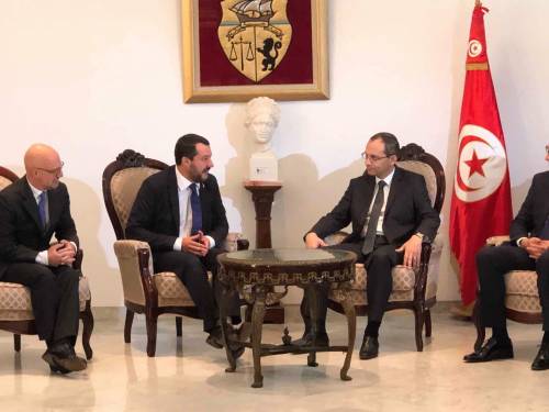 Migranti, Salvini in Tunisia: "Impegno comune su sicurezza e sviluppo"