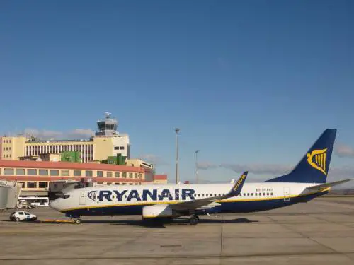 Passeggero ritardatario insegue aereo: "Aspettatemi"