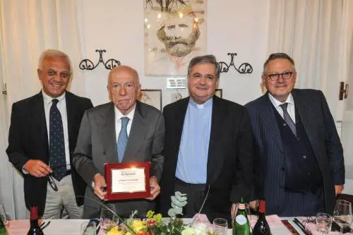 "Simbolo di milanesità". Premiato Confalonieri