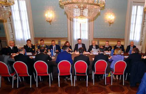 "Pattuglioni" sui treni e al bosco di Rogoredo