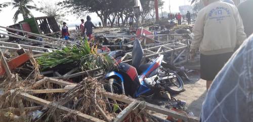 Le immagini del disastro in Indonesia