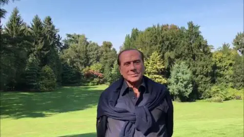 Giornata del sorriso, Berlusconi: "Mio papà diceva sempre..."