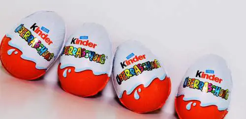 "Ovetti Kinder razzisti". È bufera su una sorpresina e la Ferrero chiede scusa